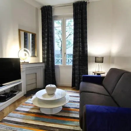 Near Montmartre Apartment *