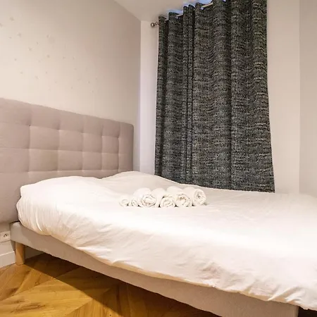 Apartment Near Montmartre Paris