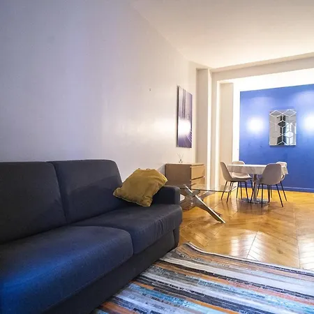 Apartment Near Montmartre *