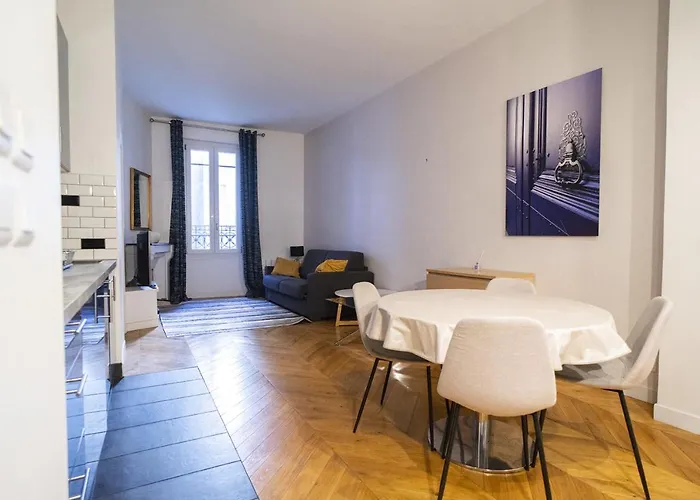 Near Montmartre Apartment *